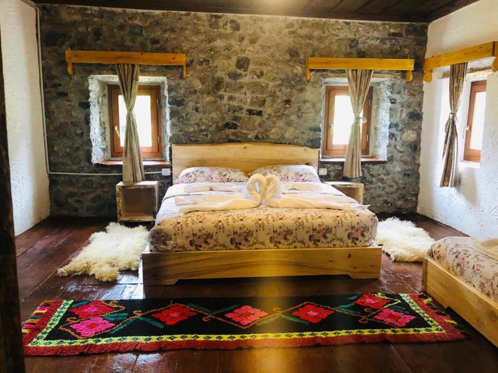 Road Trip Albanie 15 Jours: Itinéraire Inoubliable