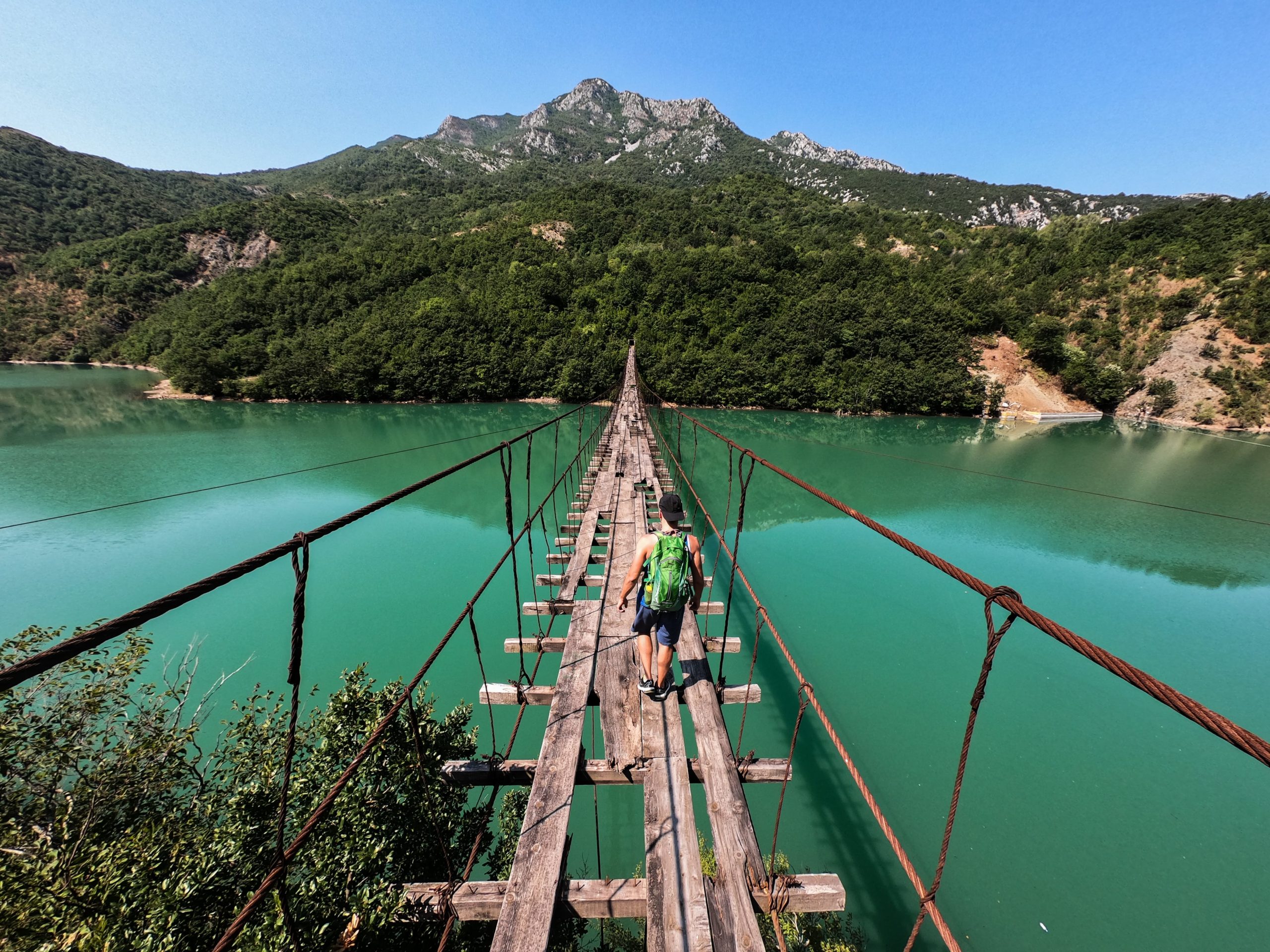 traversée du lac d'Ulez en Albanie
